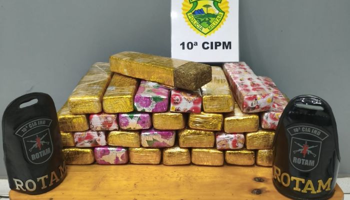 Laranjeiras – PMPR apreende 31 tabletes de maconha em ônibus